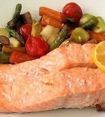Receta de salmón al horno con verduras