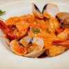 Receta de salmón con salsa de gambas