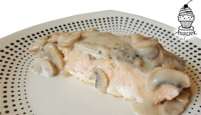 Receta de salmón en salsa amarilla de cebolla y champiñones