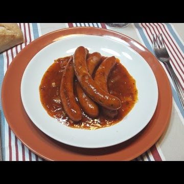 Receta de salchichas frescas en salsa de tomate